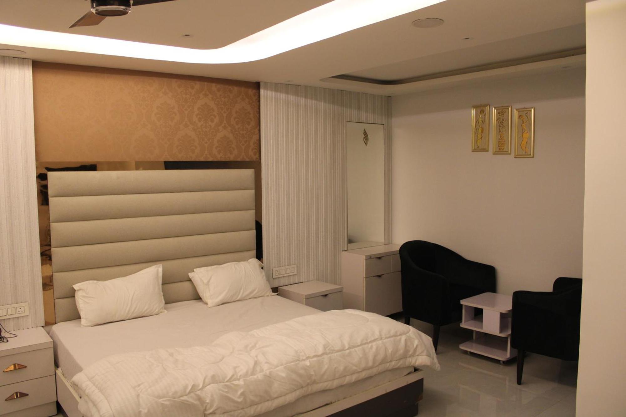 Hotel Gold Stone Канпур Экстерьер фото